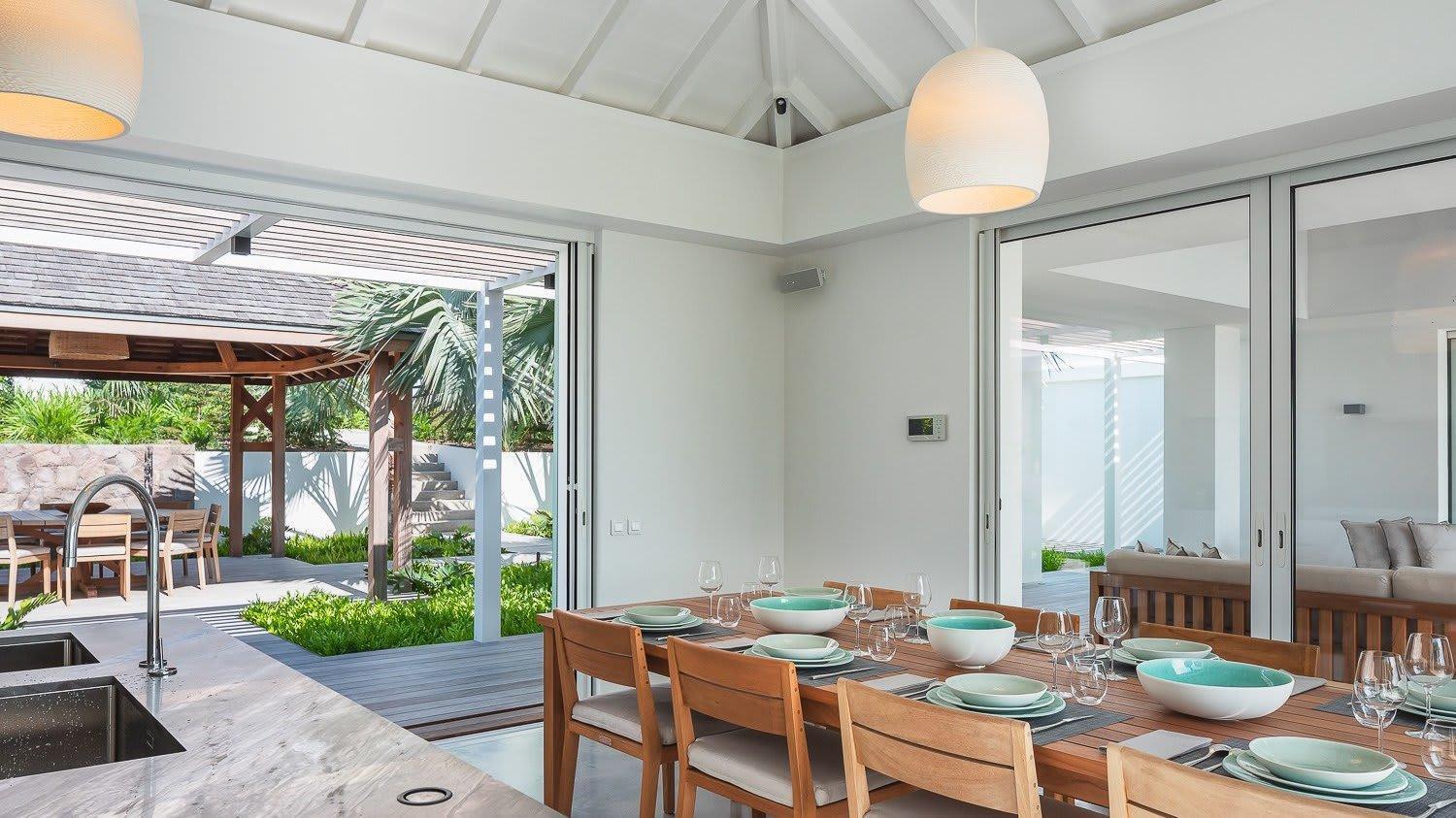 Ideally Located Prestigious Villa Toiny Exterior foto